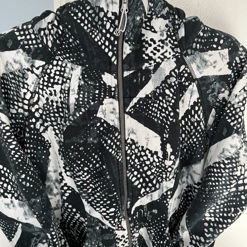 Lululemon Scuba Hoodie III Size 12 Static Mist White Black EUC